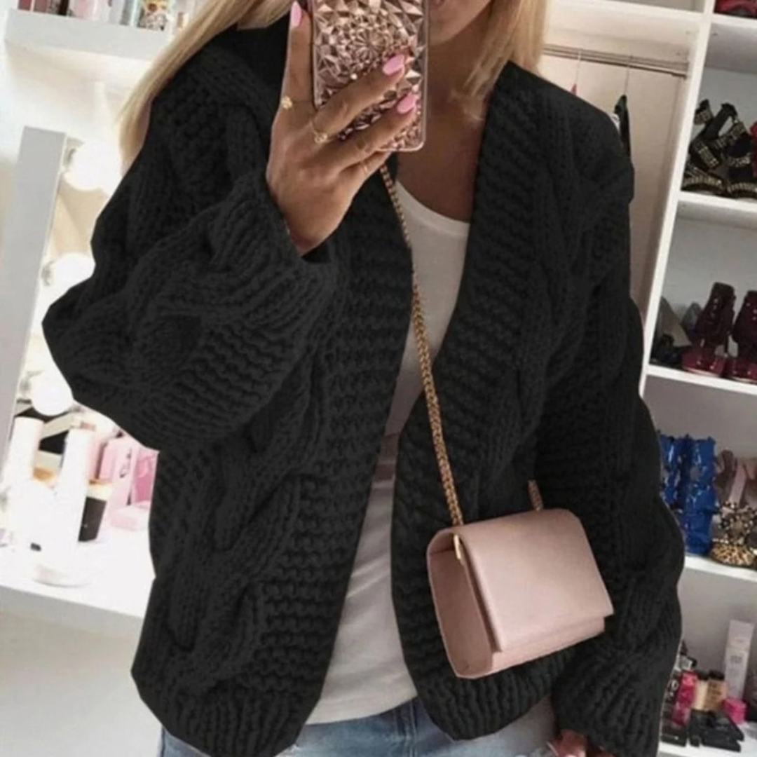 Raya | Damen Strickjacke mit grobem Strick und weiter Form