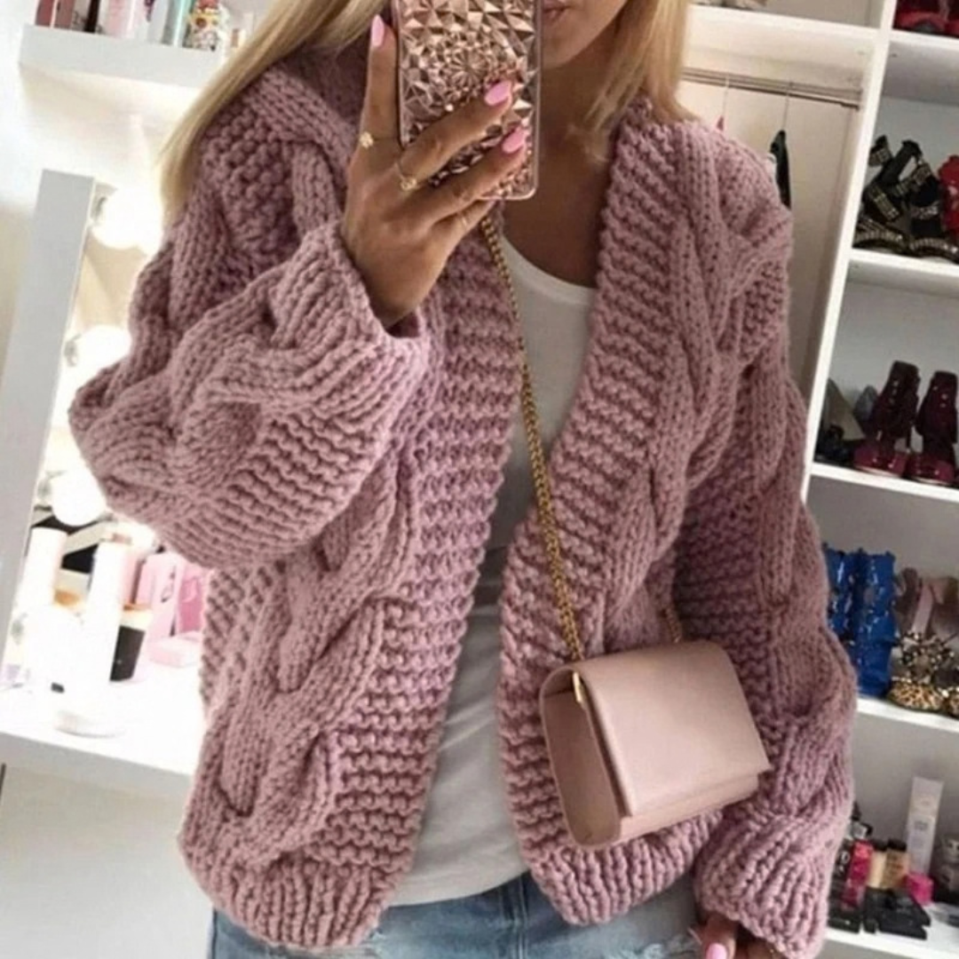 Raya | Damen Strickjacke mit grobem Strick und weiter Form