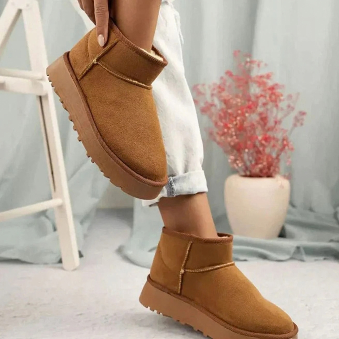 Theresa | Damen Stiefel mit Plateau und Slip On Design