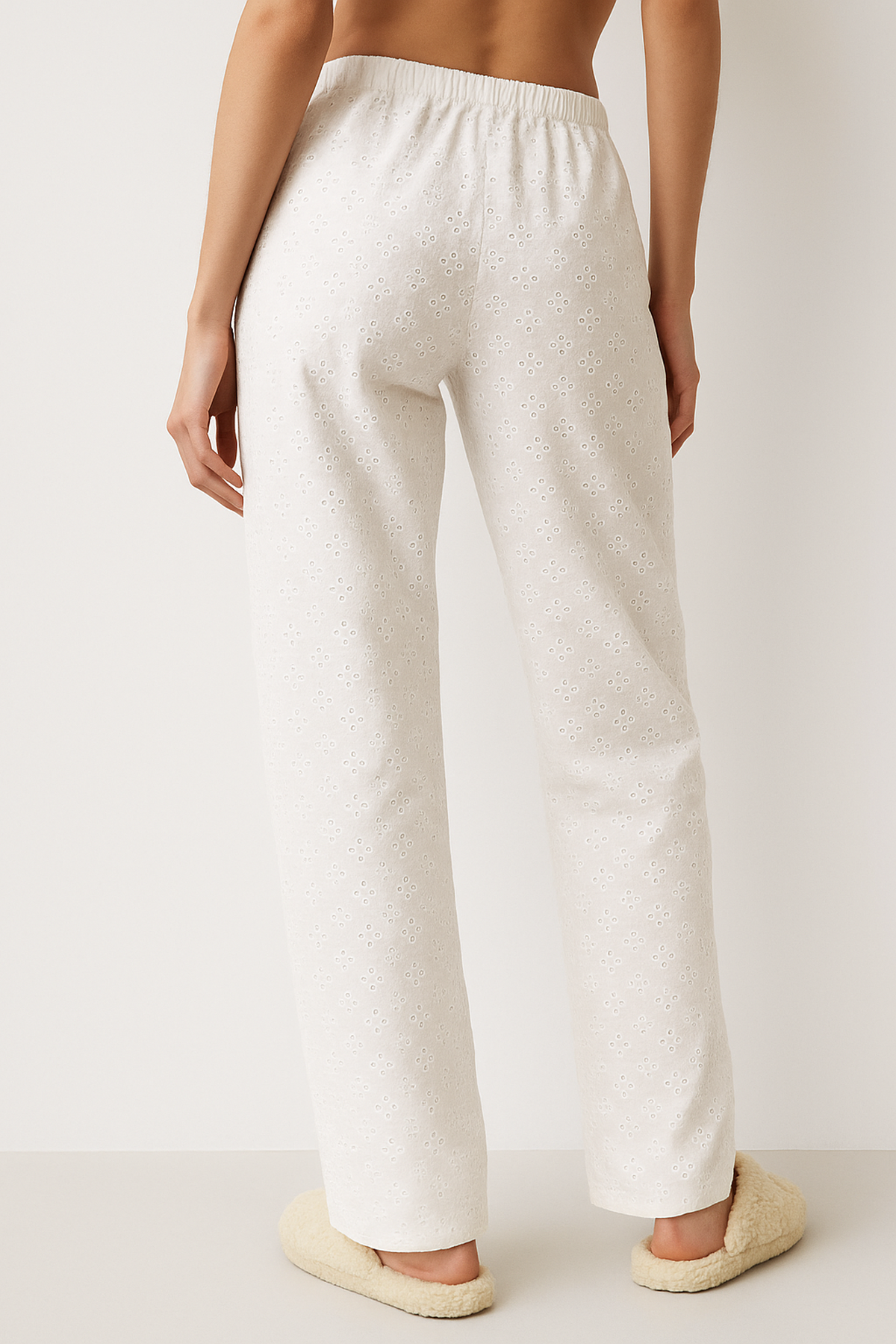Weite Damenhose – Stilvolle Stickdetails & Bequeme Passform