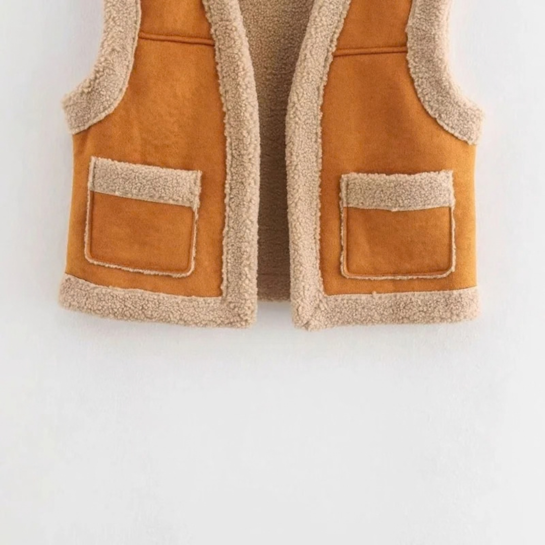 Adela | Damen Braune Weste mit Taschen und Fleece Details