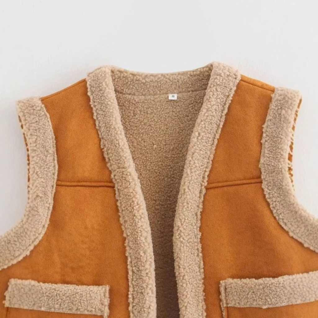 Adela | Damen Braune Weste mit Taschen und Fleece Details