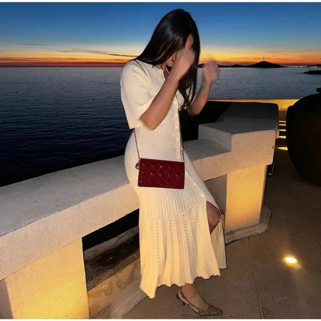 Adelina | Damen Strickkleid mit Maxi Länge, Knöpfen und Rippen Optik