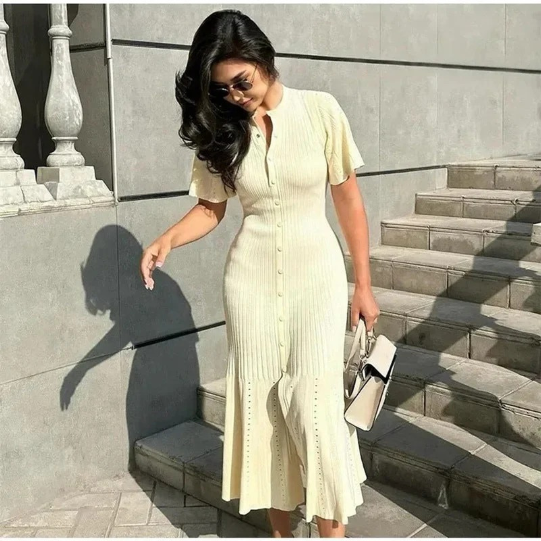 Adelina | Damen Strickkleid mit Maxi Länge, Knöpfen und Rippen Optik