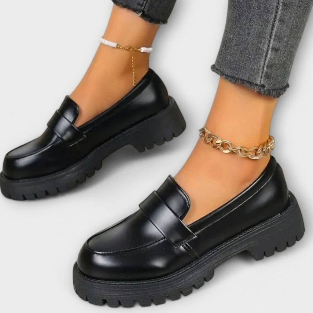 Alma | Damen Schwarz Loafer Schuhe mit orthopädischer Sohle, Plateau und Chunky Stil