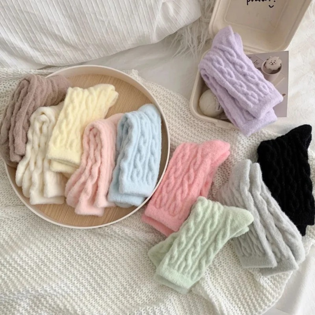 Amalia | Damen Trachtensocken mit Zopf design