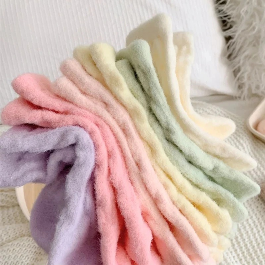 Amalia | Damen Trachtensocken mit Zopf design