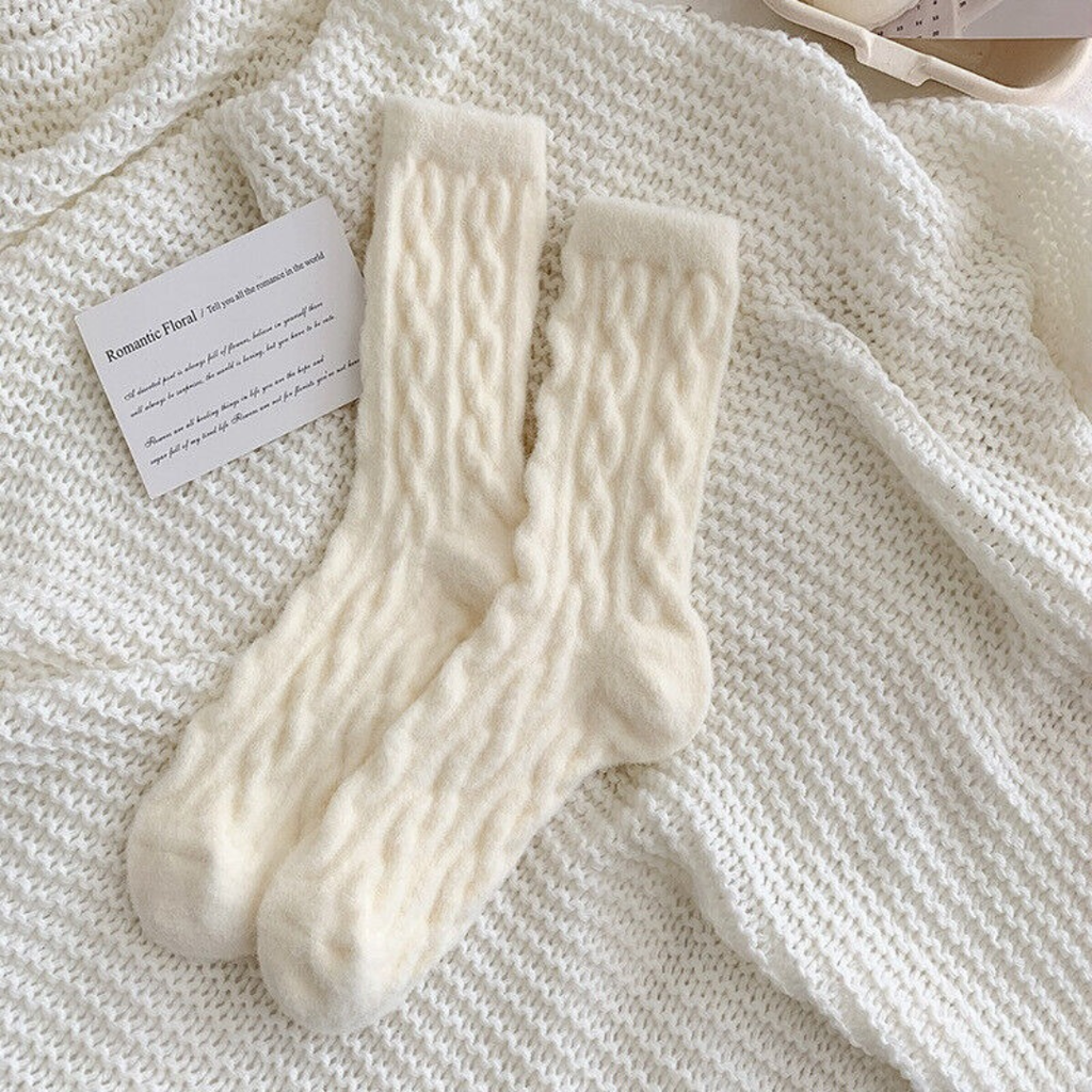 Amalia | Damen Trachtensocken mit Zopf design