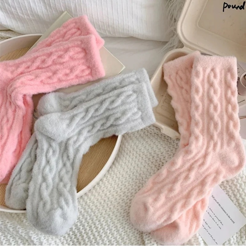 Amalia | Damen Trachtensocken mit Zopf design