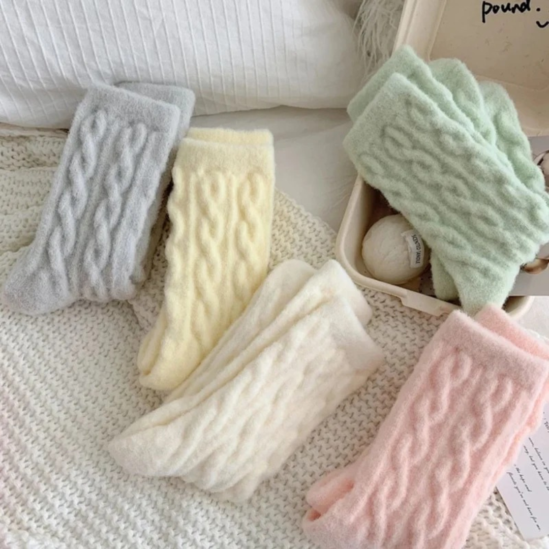 Amalia | Damen Trachtensocken mit Zopf design