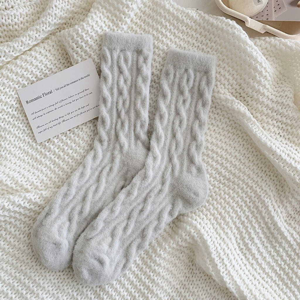 Amalia | Damen Trachtensocken mit Zopf design