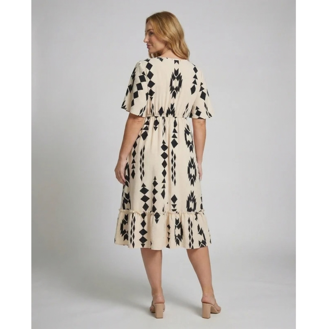 Ariane | Damen Apricot Midikleid für Große Größen im A Linien Stil mit V Ausschnitt, Taille und Volant Saum