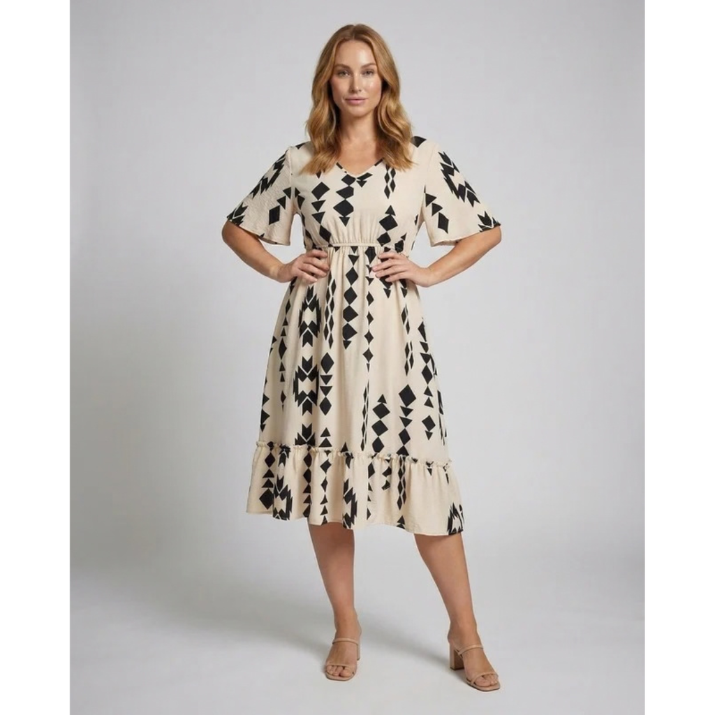 Ariane | Damen Apricot Midikleid für Große Größen im A Linien Stil mit V Ausschnitt, Taille und Volant Saum