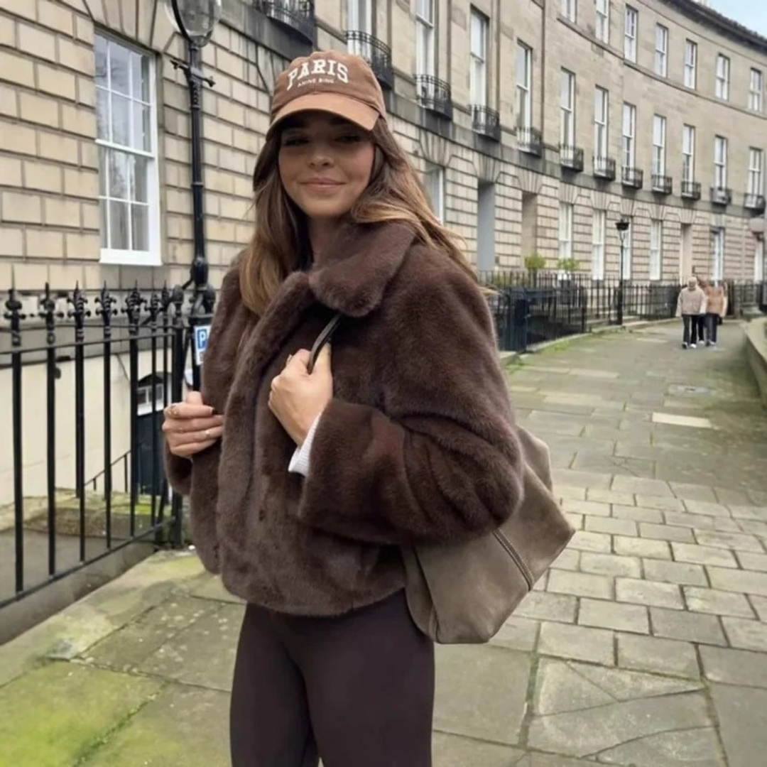 Beatrix | Damen Winterjacke Dunkelbraun mit Kunstpelz, Kurzes Design mit Besonderer Optik