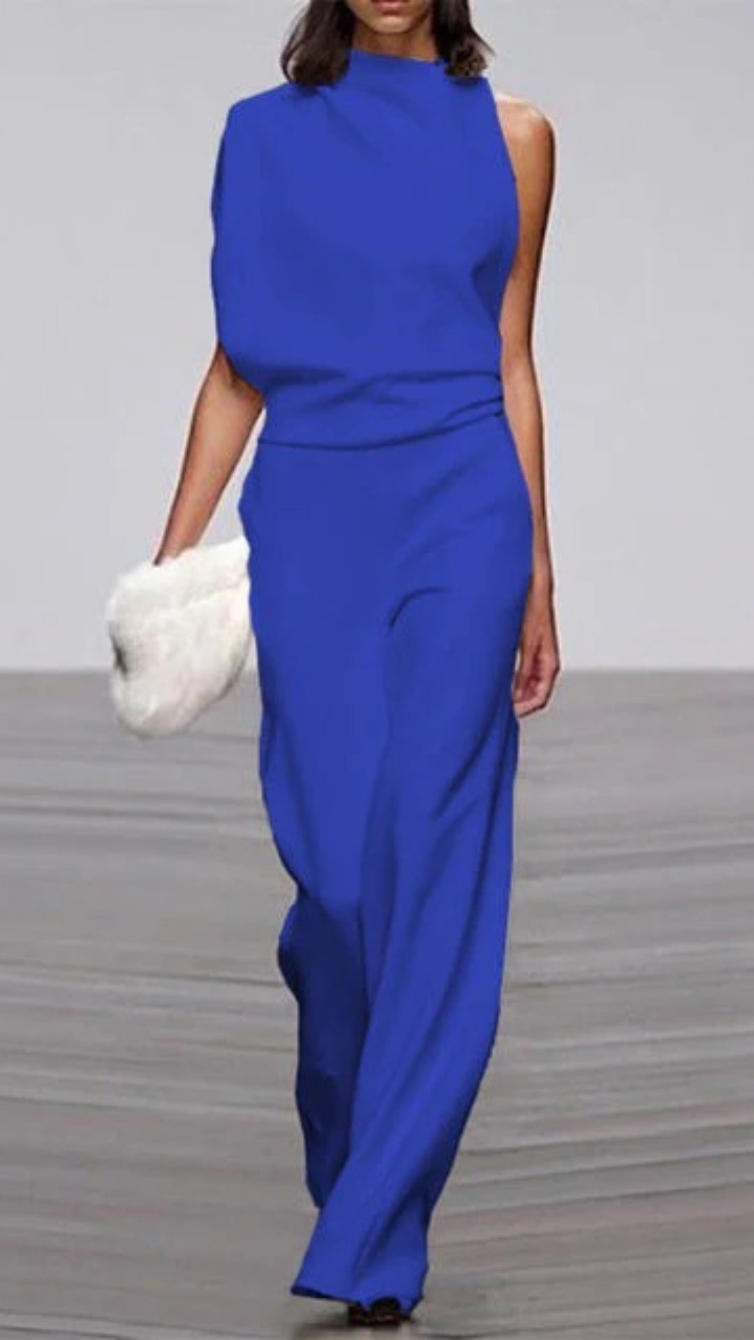 Damen Jumpsuit elegant geschnitten – Geeignet auch für eine Hochzeit