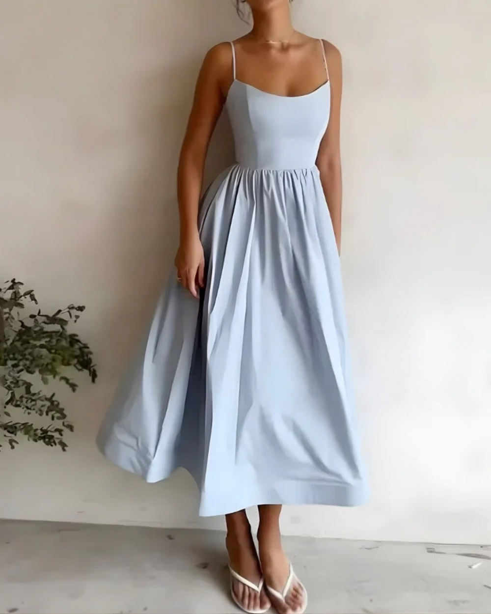 Damen Sommerkleid mit Spaghettiträgern in Midi-Länge | A-Linie