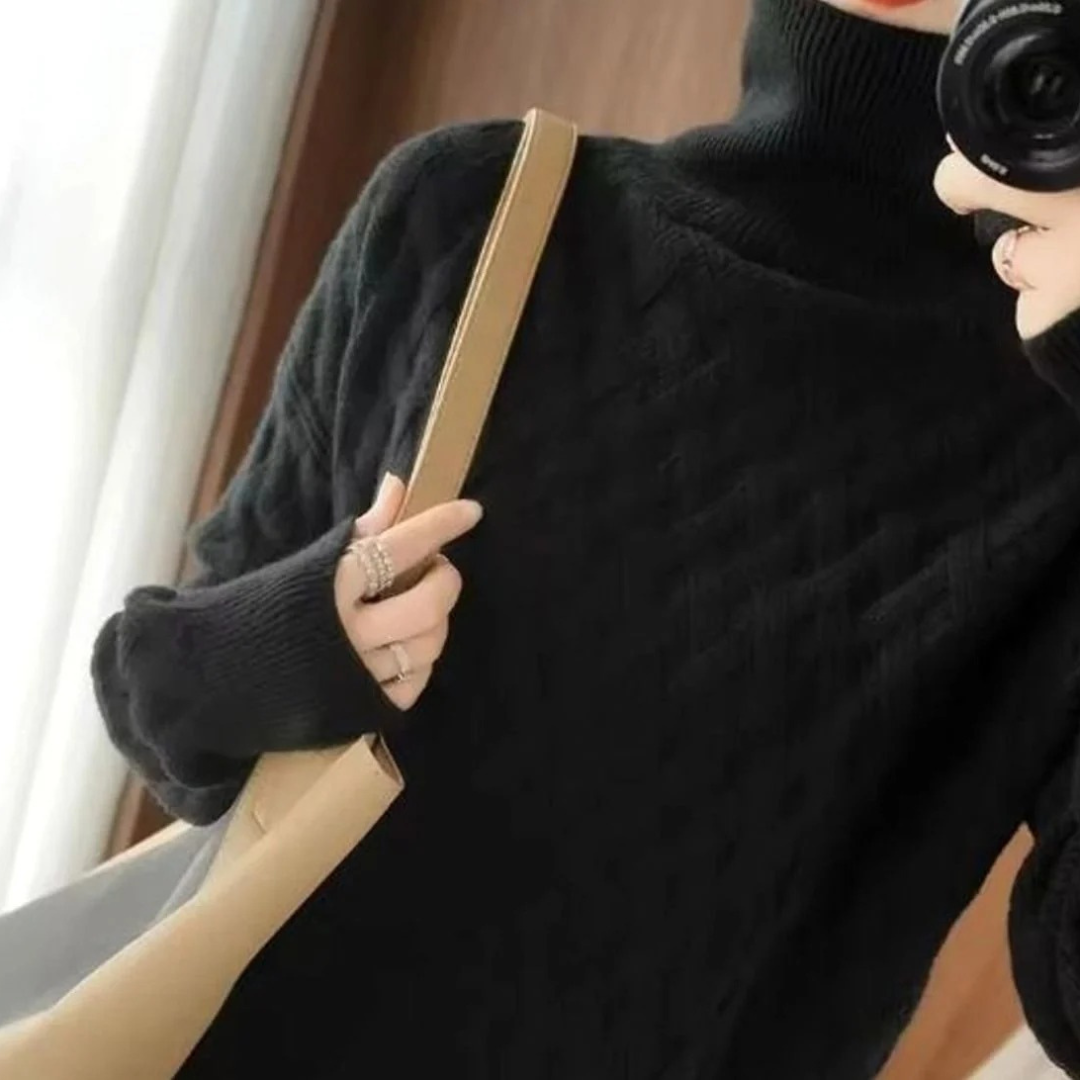 Dorothee | Damen Rollkragenpullover mit Kabel Design und Oversized Schnitt