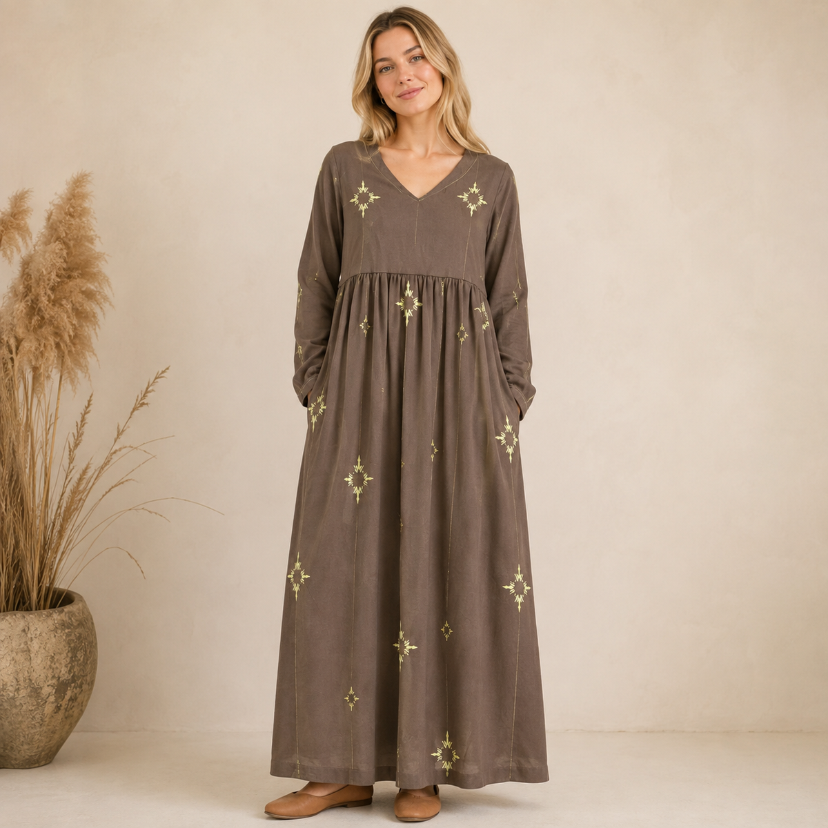 Elara | Damen Langarm Maxikleid mit Muster und V Ausschnitt