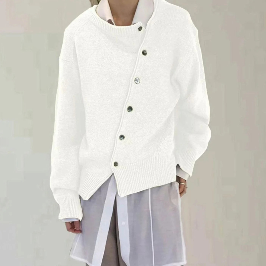 Eleni | Damen Strickjacke mit Knöpfen und Besonderem Schnitt