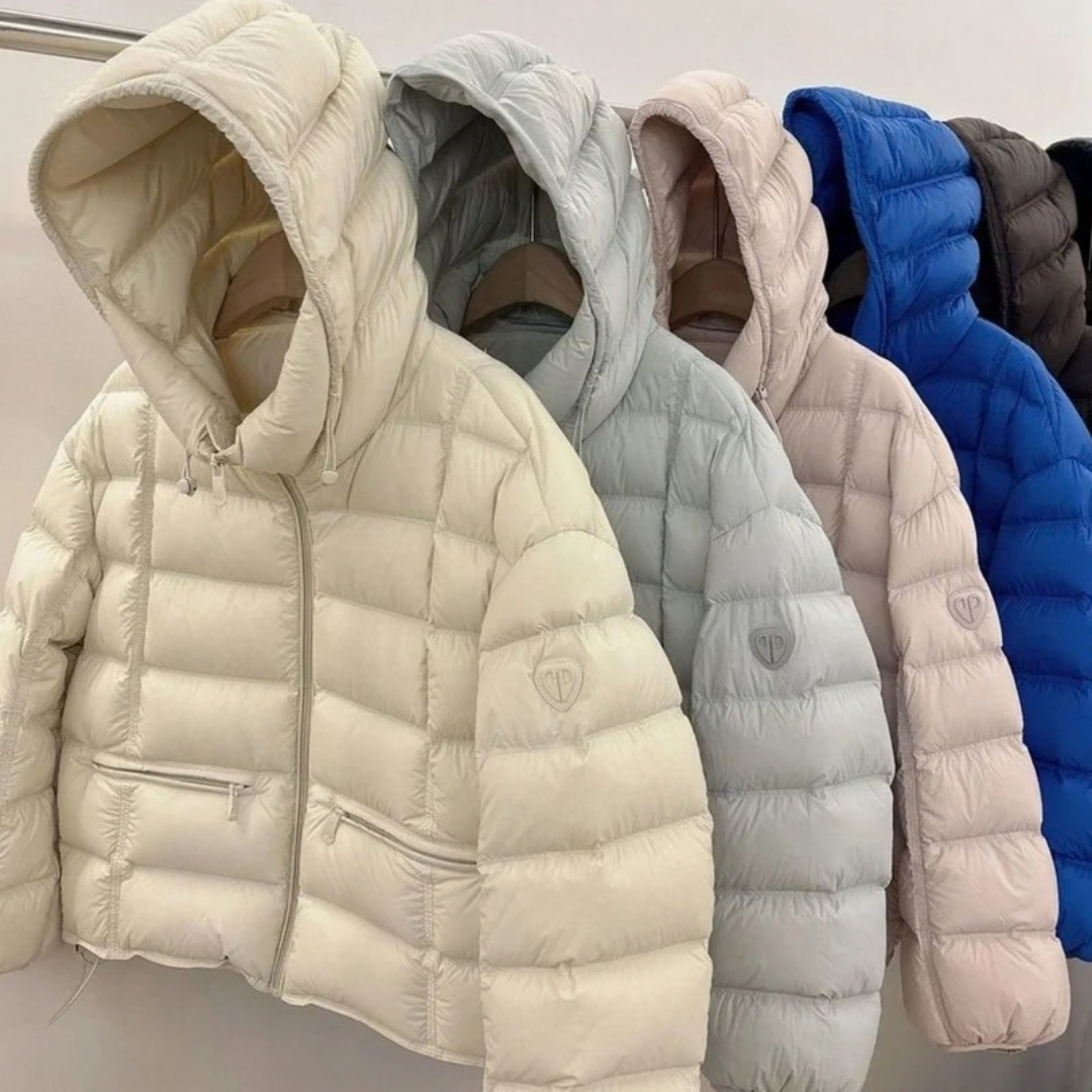 Freya | Damen Kurze Steppjacke mit Kapuze und Reißverschluss