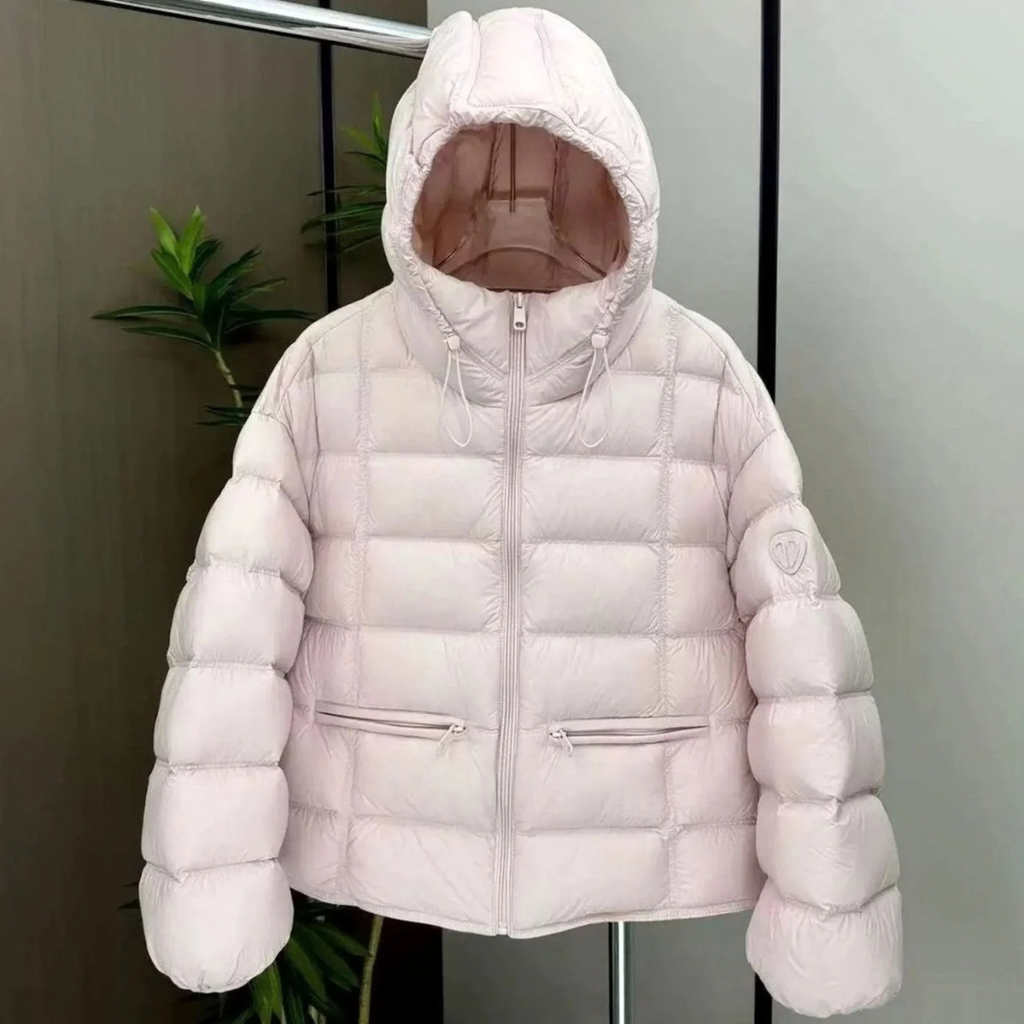 Freya | Damen Kurze Steppjacke mit Kapuze und Reißverschluss