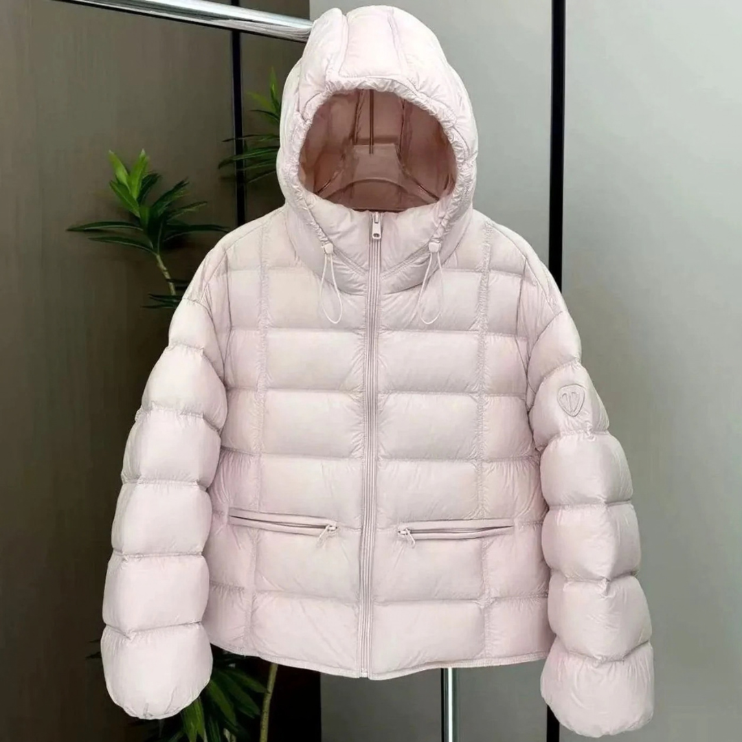 Freya | Damen Kurze Steppjacke mit Kapuze und Reißverschluss