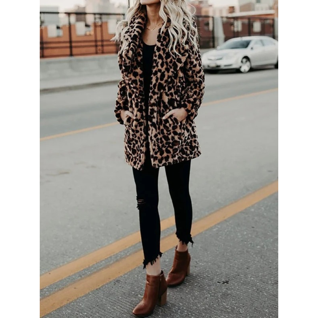 Gerlinde | Damen Winterjacke mit Leoparden Muster und Fell Detail