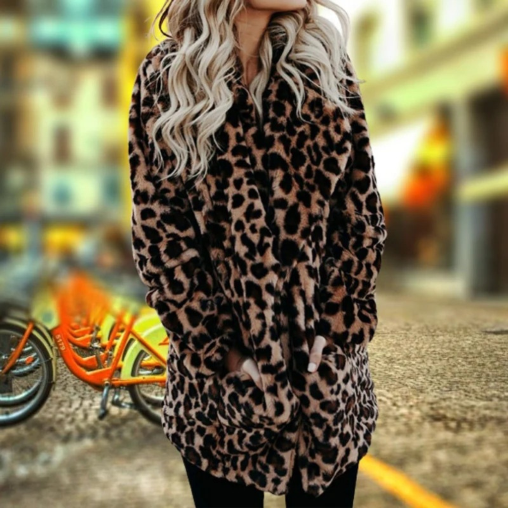 Gerlinde | Damen Winterjacke mit Leoparden Muster und Fell Detail