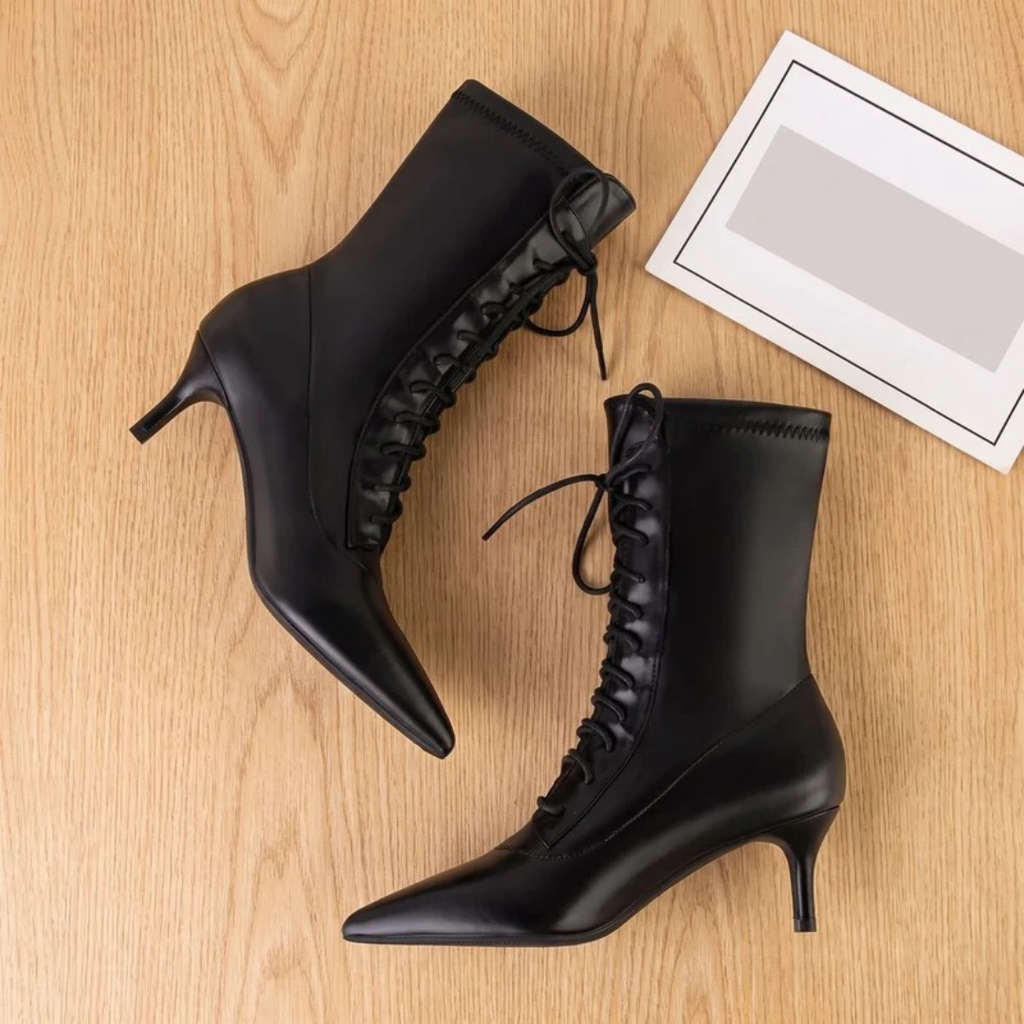 Gudrun | Damen Schwarze Orthopädische Stiefel mit Ferse und Spitze