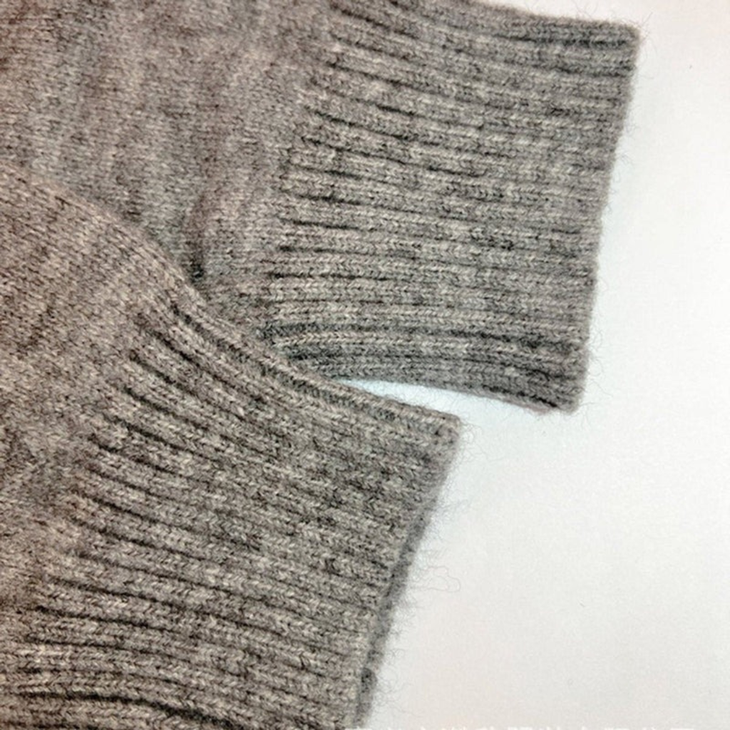 Hannelore | Damen Lange Strickjacke mit Kapuze und Schriftzug