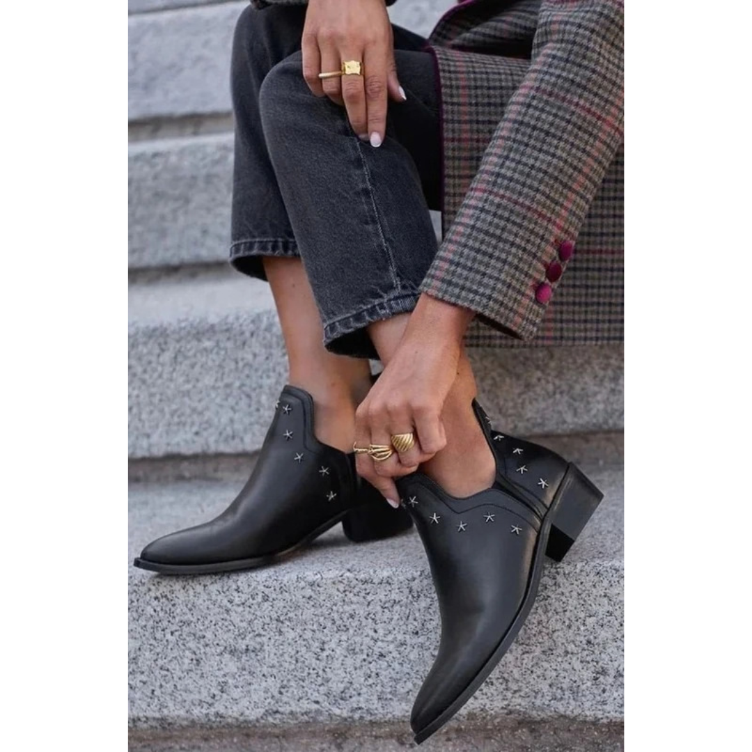Inara | Damen Schwarze Orthopädische Stiefeletten mit Stern Nieten