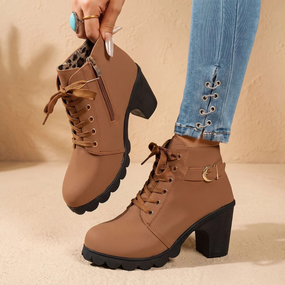 Irina | Damen Orthopädische Stiefeletten mit Schnallen und Absatz