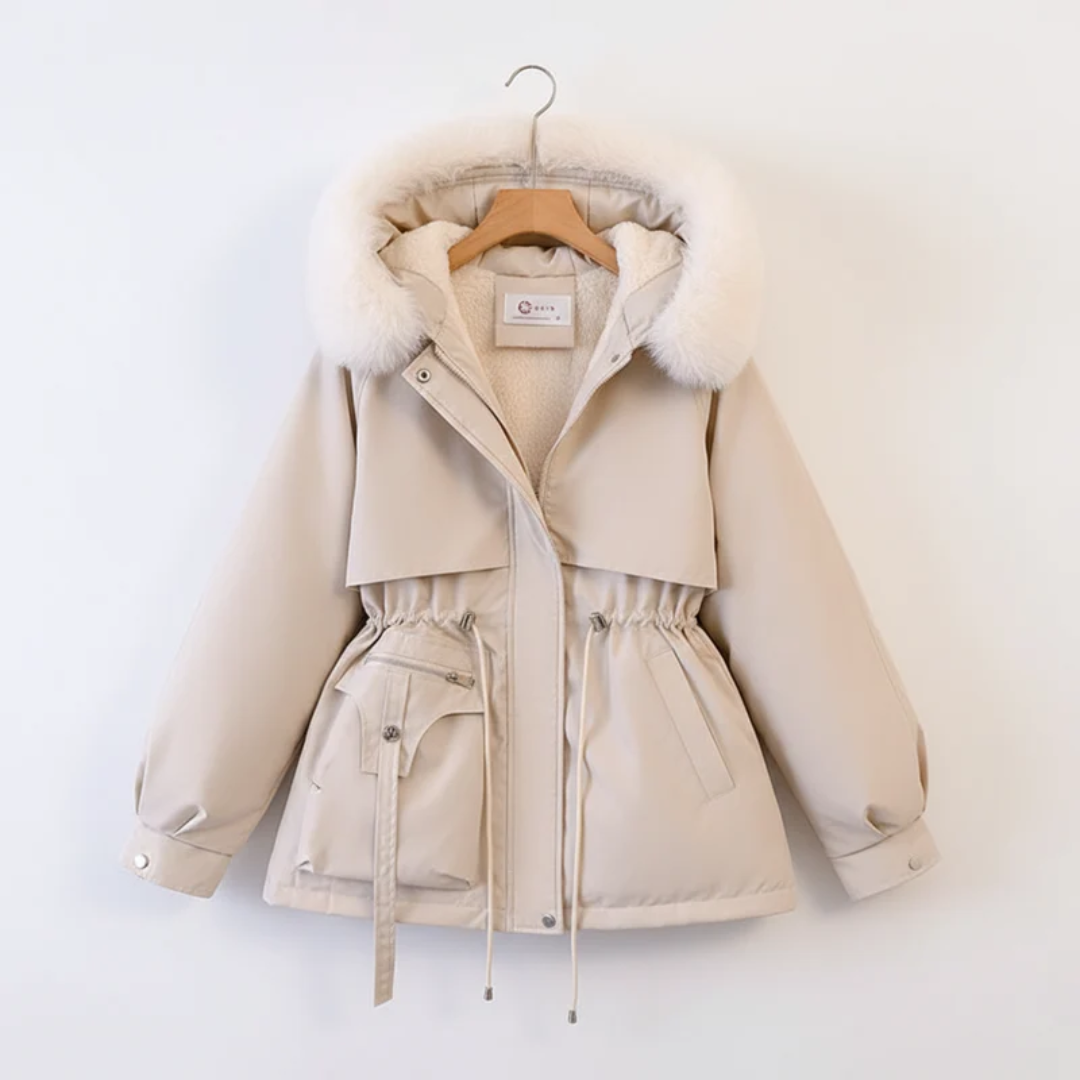Isolde | Damen Winterjacke für Große Größen mit Fell, Kapuze, Taschen und Kordelzug