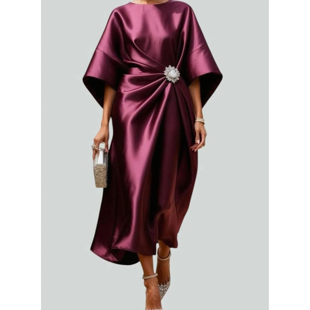 Jacqueline | Damen Abendkleid mit Falten Design und Brosche