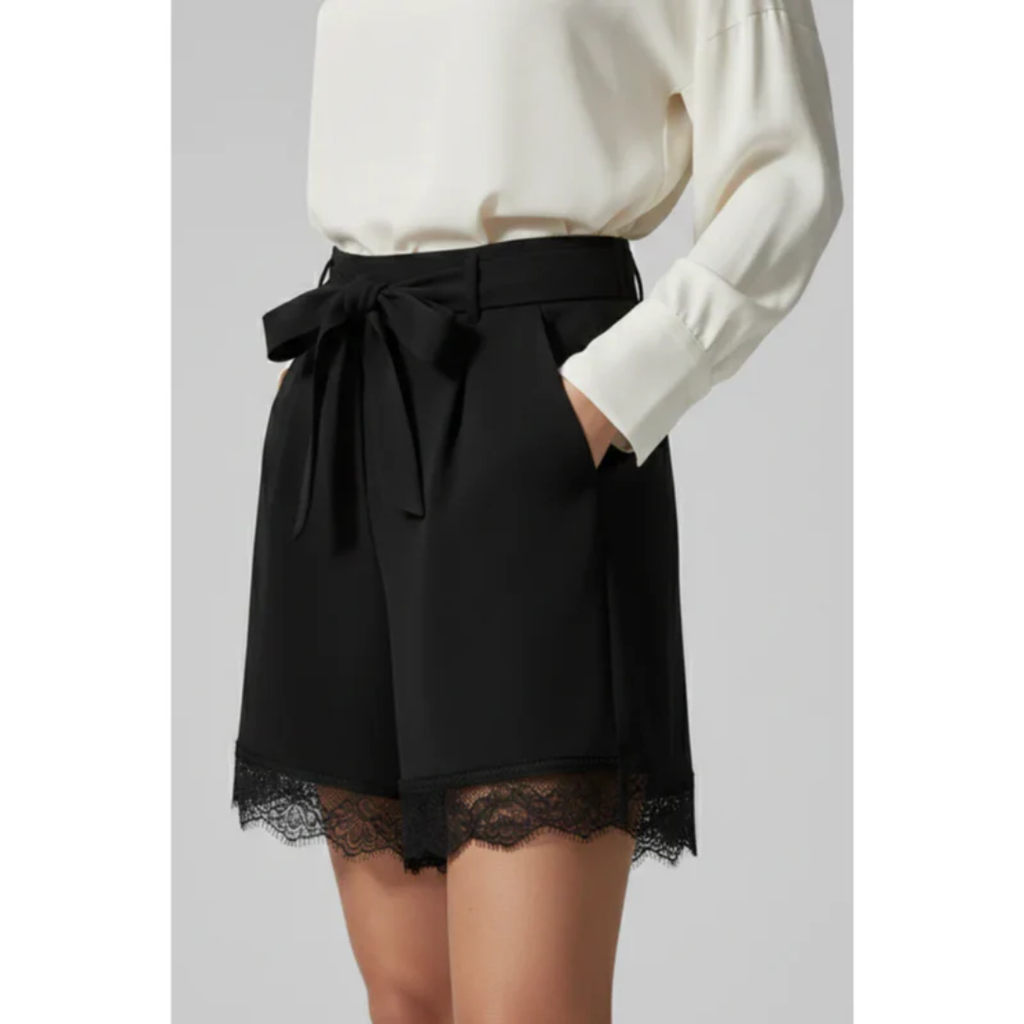 Anja | Damen Shorts Mit Bindebund Für Strand