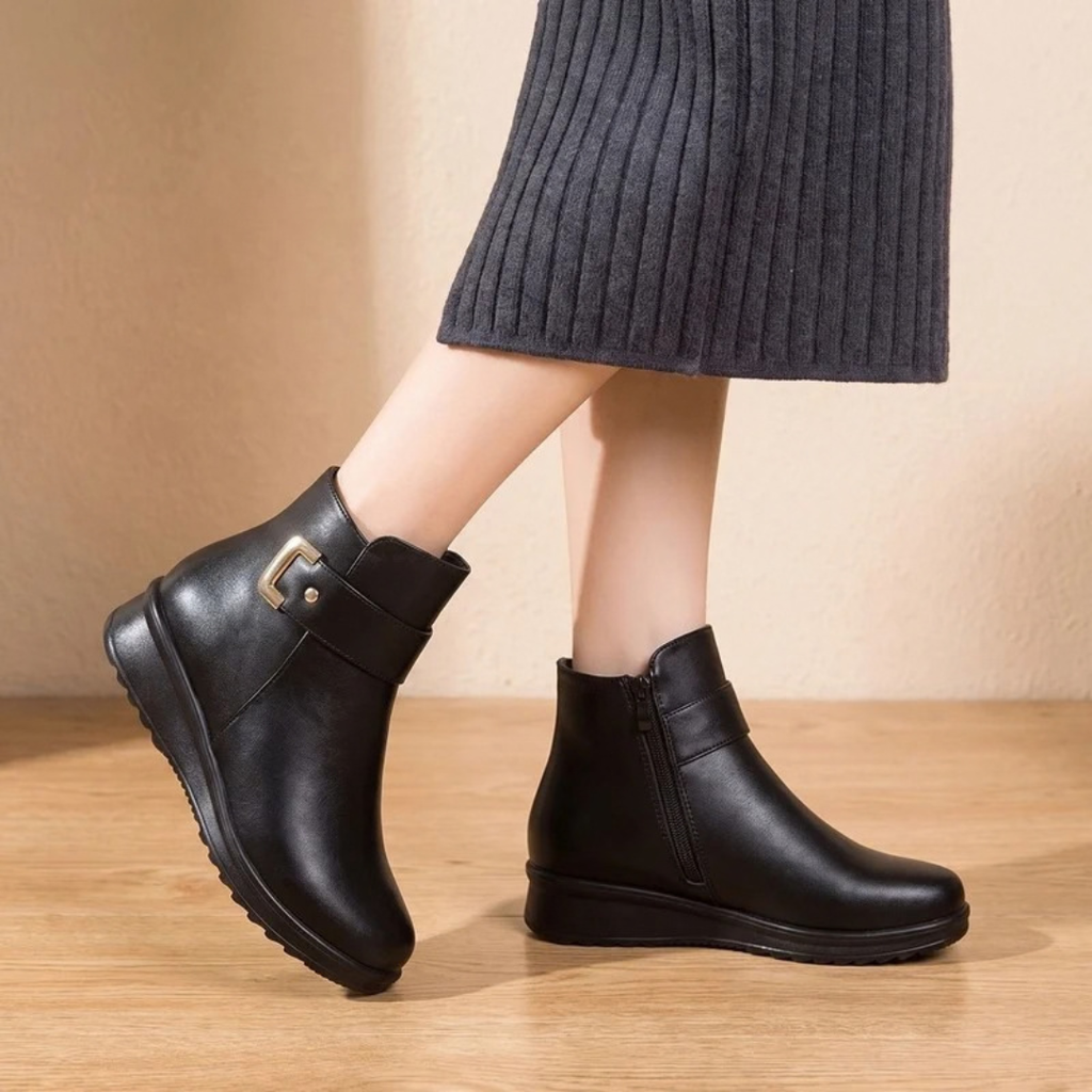 Karina | Damen Schwarze Orthopädische Stiefeletten mit besonderem Design