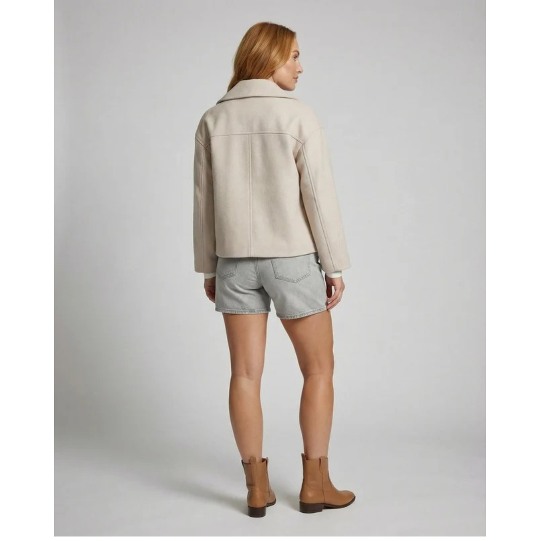 Laura | Damen Kurze Jacke mit Knöpfen