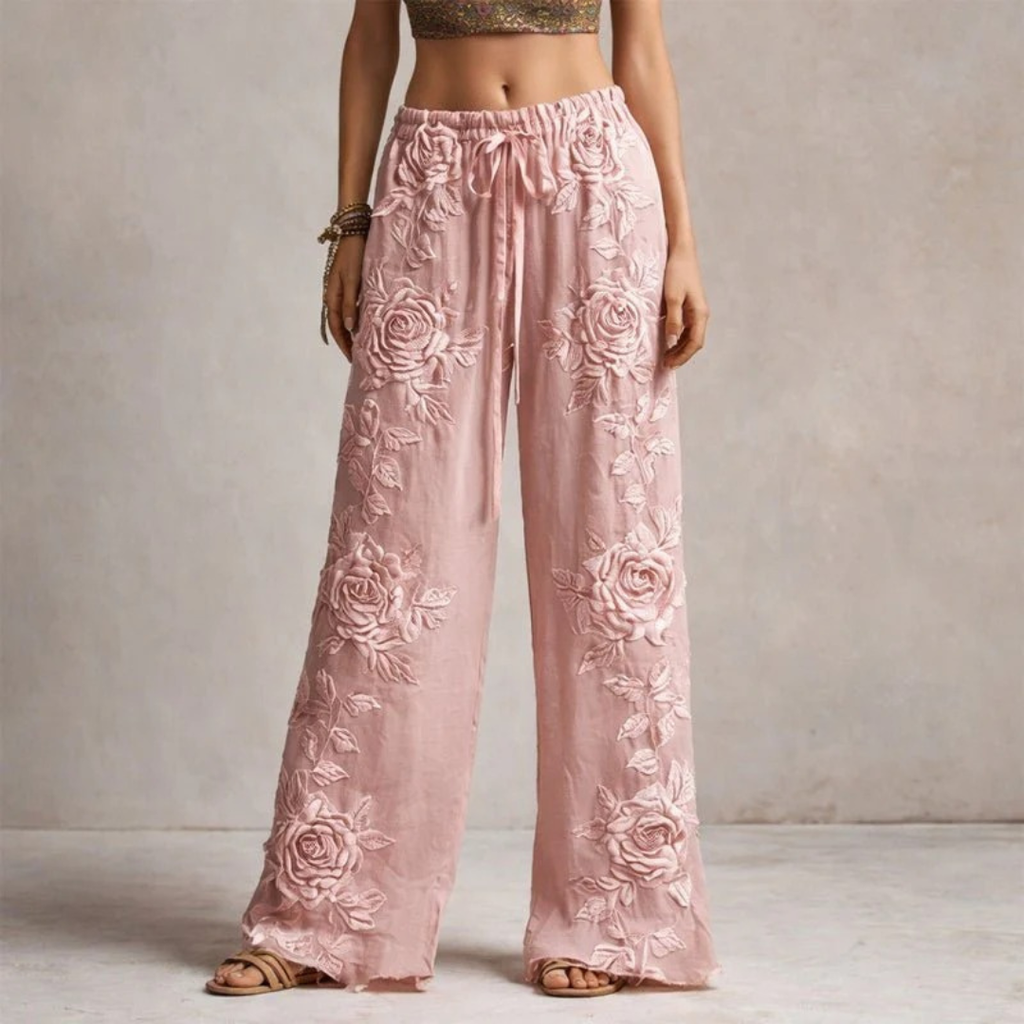 Lili | Damen Sommerhose Mit Floral Details