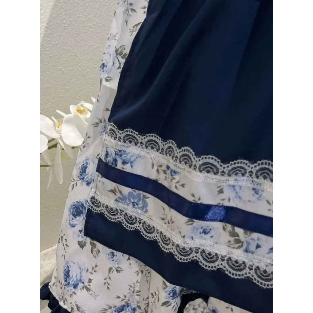 Liselotte | Damen Blaues Oktoberfest Dirndl Mit Blumenmuster Und Rock Verzierung