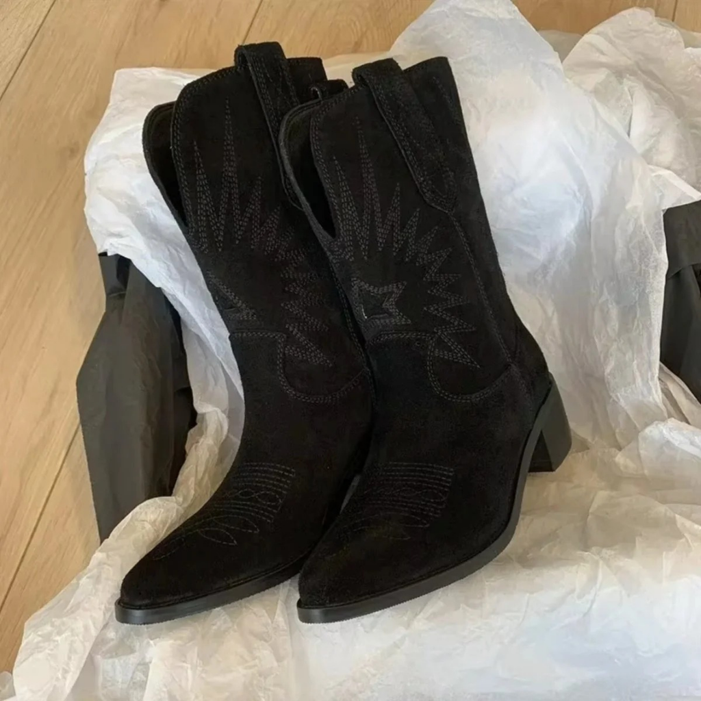 Lorena | Damen Orthopädische Wildleder Stiefel mit Stickerei und Western Design