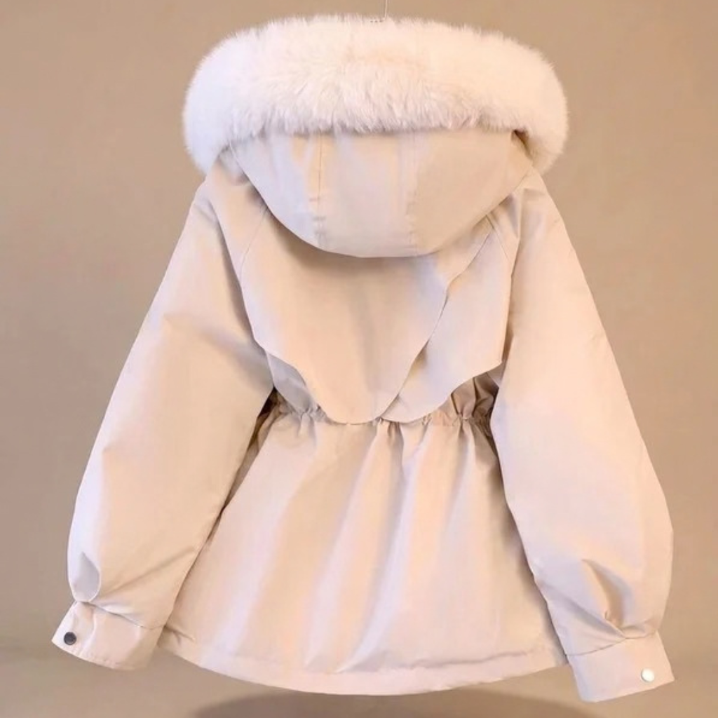Mathilda | Damen Winterjacke mit Kapuze und Fell Details