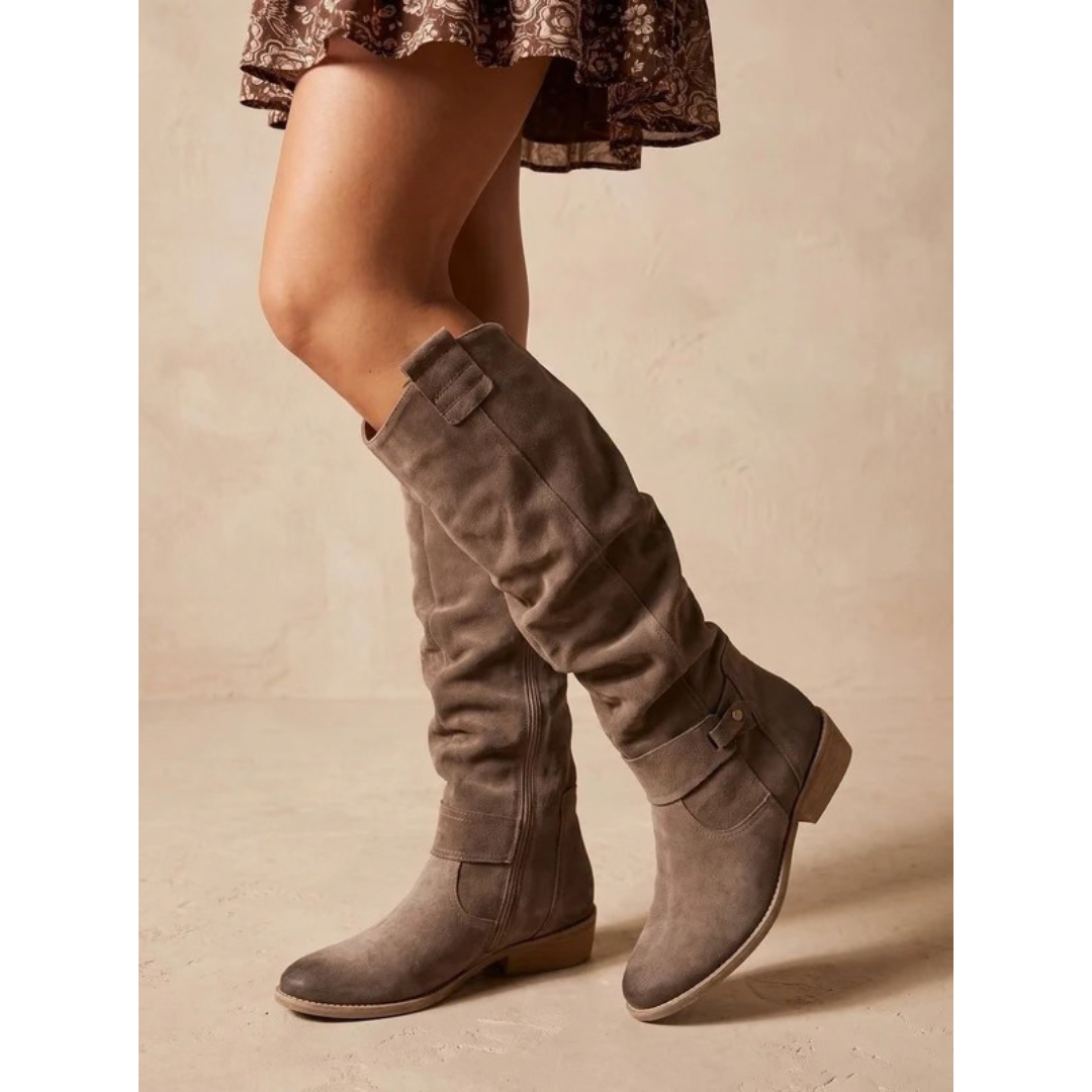 Mechthild | Damen Stiefel mit spitzer Form und Schlupf Design