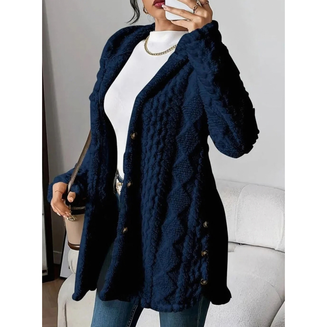 Milana | Damen Strickjacke mit Kapuze, Knöpfen und langem Schnitt