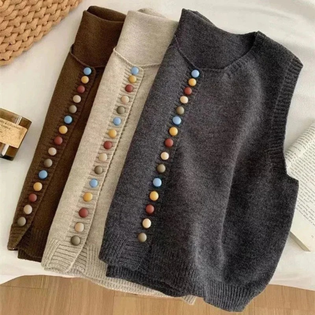 Ottilie | Damen Strickweste mit Farbigen Knöpfen