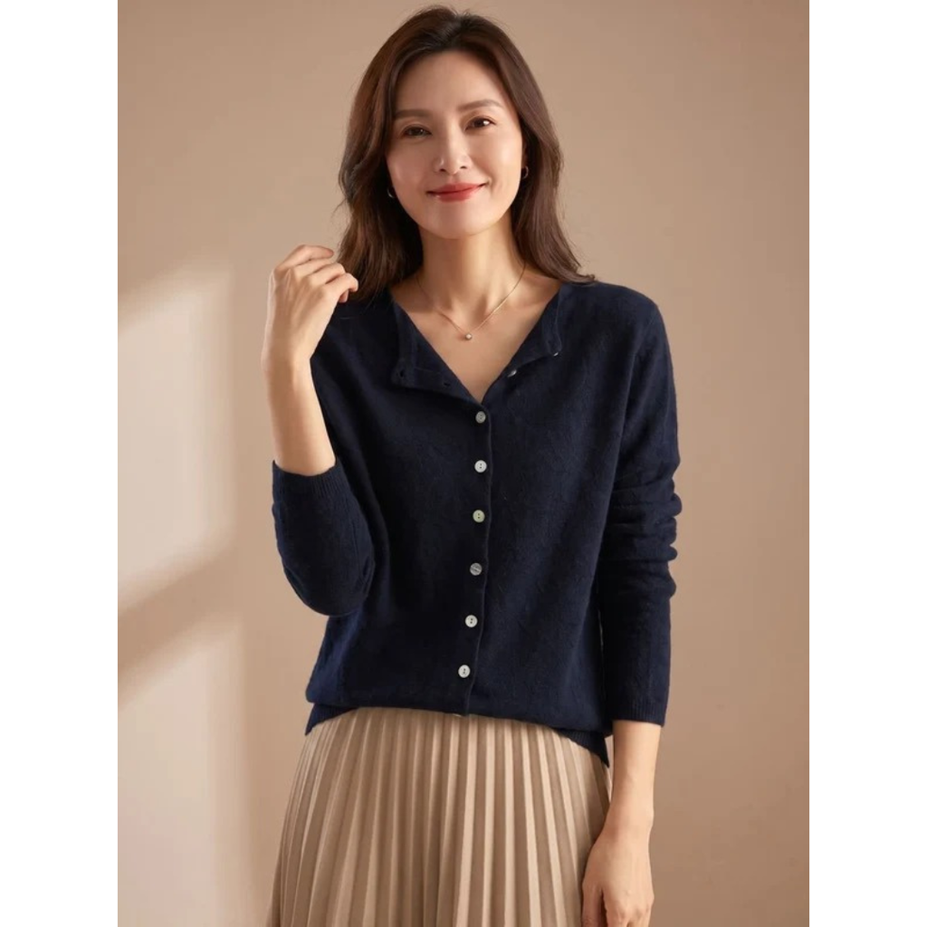 Philine | Damen Langarm Strickjacke mit V-Ausschnitt und Knöpfen