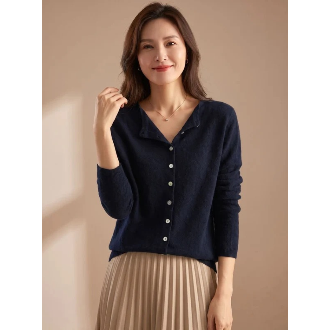 Philine | Damen Langarm Strickjacke mit V-Ausschnitt und Knöpfen