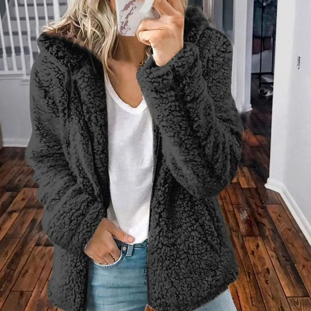 Rosalie | Damen Teddy Winterjacke mit Kapuze, Reißverschluss und Taschen im Oversize Stil