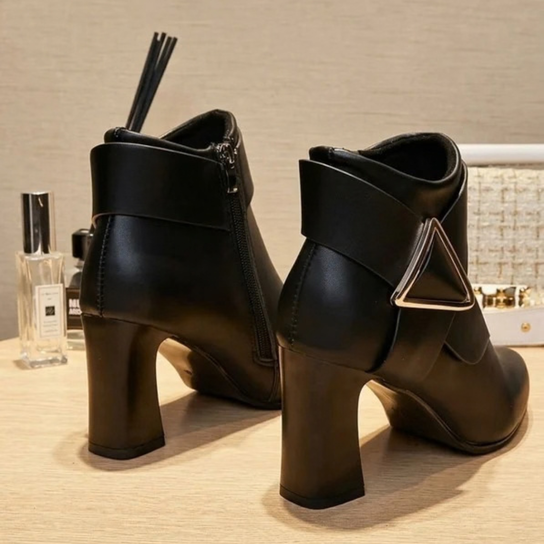 Rosamunde | Damen Orthopädische Stiefeletten mit Schnalle und Absatz