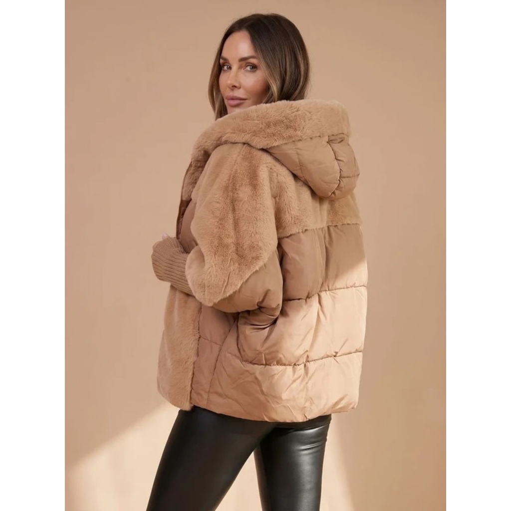 Roswitha | Damen Kurze Winterjacke mit Kunstfell, Kapuze und Bündchen