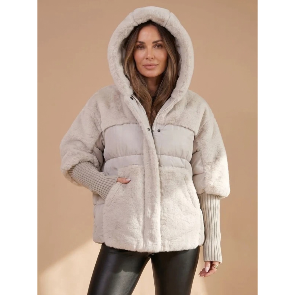 Roswitha | Damen Kurze Winterjacke mit Kunstfell, Kapuze und Bündchen